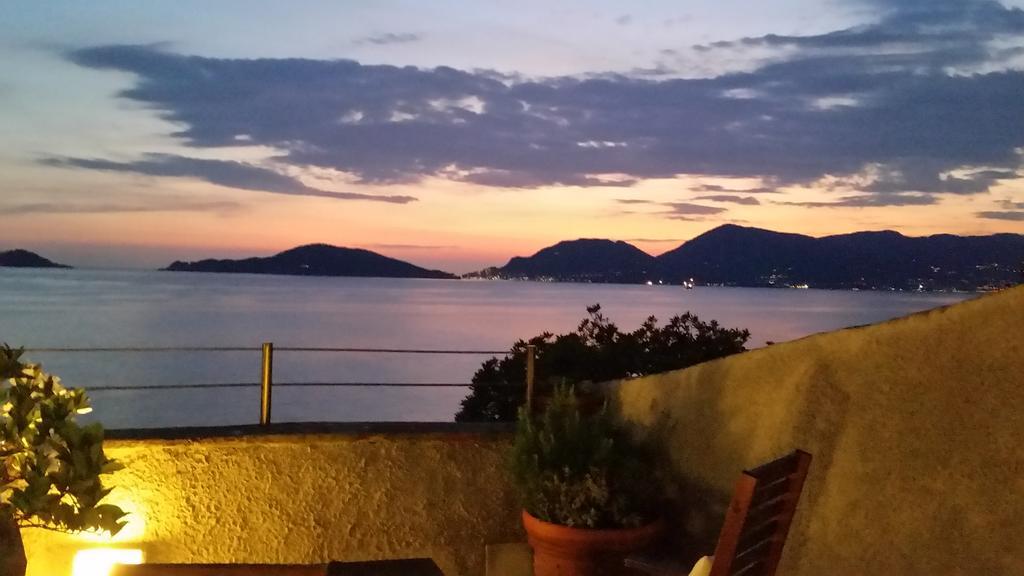 Le Sirene Bed & Breakfast Теларо Екстериор снимка